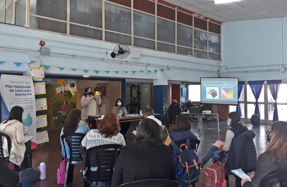 Docentes y directivos de una Escuela de Pérez buscan mejorar el egreso en 7°grado