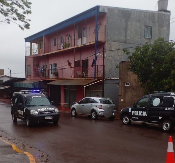 Femicidio en San Vicente: buscan al principal sospechoso que habría huido a Brasil.