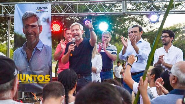 Rogelio Frigerio llega al Congreso.