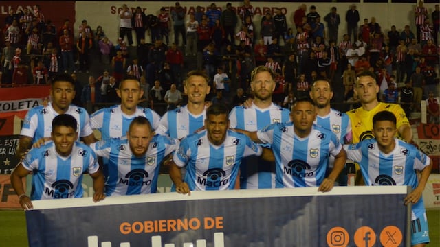 Con el triunfo ante Talleres de remedios de Escalada, el “Lobo” jujeño quedó a un paso de asegurarse un puesto en zona de Reducido.