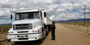 Entró en vigencia en Jujuy la disposición que ordena exigir PCR negativo a todos los conductores de transporte de carga internacional que ingresen al país por Jujuy.