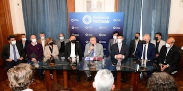 Jaldo y Giobellina anunciaron el lanzamiento de la ruta aérea Tucumán-Bariloche y Tucumán-Mar del Plata desde octubre