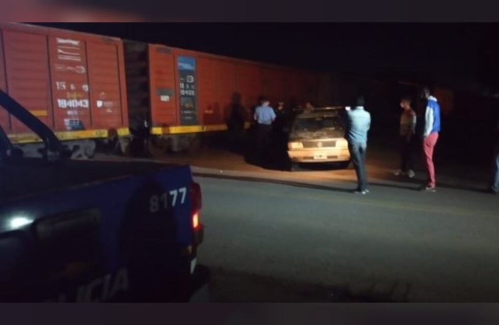 El Tío: heridas de gravedad para una mujer cuando el tren impactó su vehículo