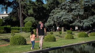 El Jardín Francés del parque de la Independencia palpita la llegada del verano.