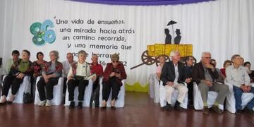 Homenajearon a pioneros en el marco del aniversario del municipio de Wanda.
