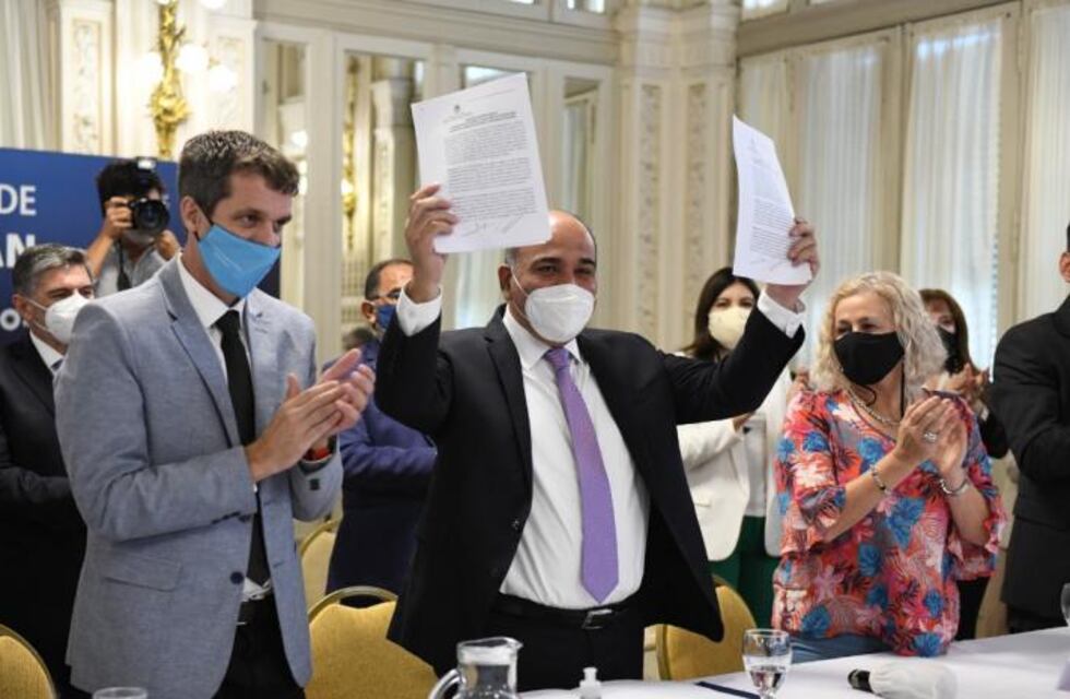 Se firmaron convenios por diez obras sanitarias para la Capital tucumana