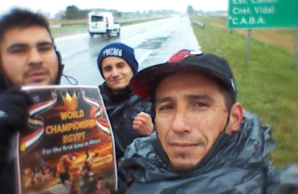 Iniciaron una caminata a Casa Rosada, decidieron volver por el temporal pero uno de ellos quedó en la ruta