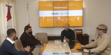 El intendente de Carlos Paz en reunión con representantes del Sindicato de Trabajadores Municipales.