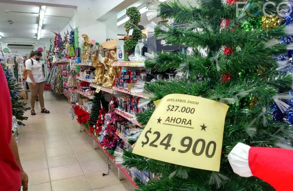 ¿Cuánto cuestan los arboles de navidad en Resistencia?