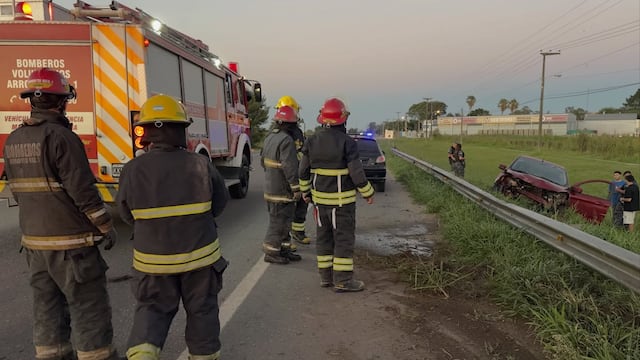 Arroyito: perdió el control, impactó contra un guardarraíl y salió ileso