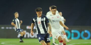 Pelota al pie y goles. Carlos Auzqui, una pieza clave en el Talleres puntero (Javier Ferreyra).