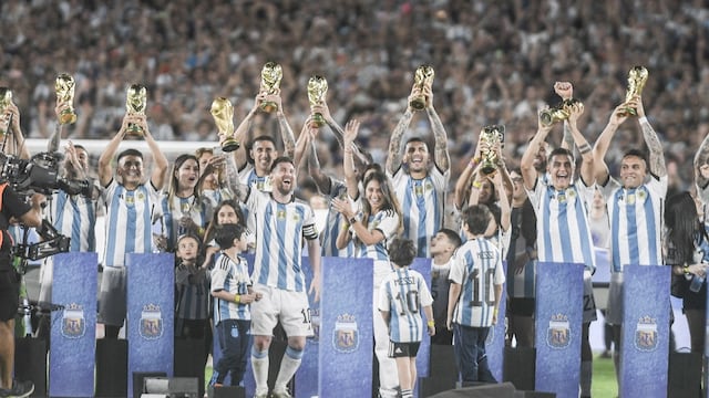 Los festejos de la Selección Argentina sigue en Santiago del Estero (Federico López Claro).