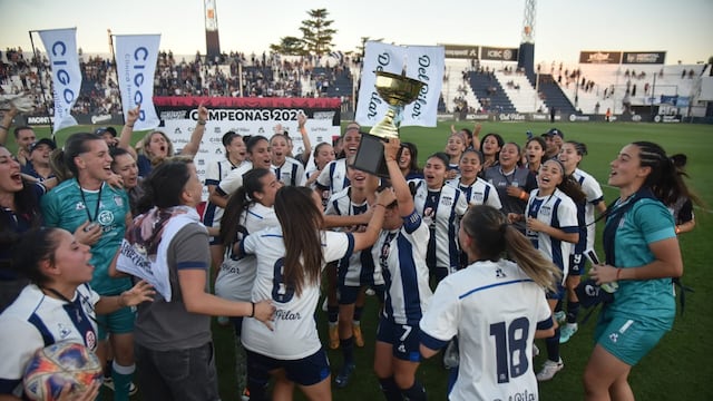 Talleres se coronó campeón en la B y ascendió a la Primera A de la AFA (Facundo Luque / La Voz)
