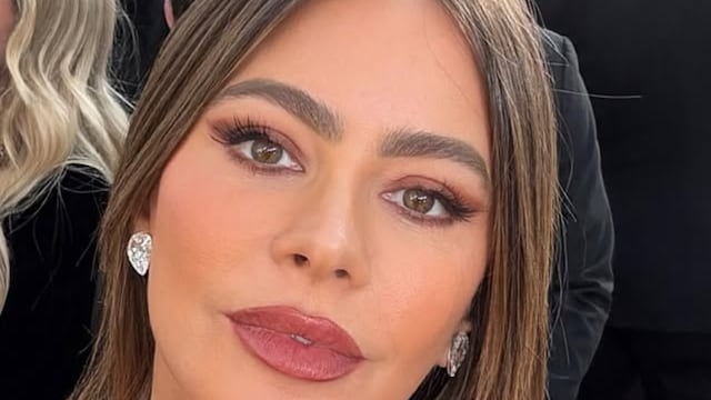 Sofía Vergara cosechó suspiros con una túnica con transparencias mega sexy