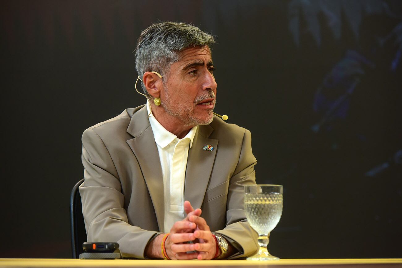 El ministro de seguridad Juan Pablo Quinteros en el programa Voz y Voto.  (Nicolás Bravo / La Voz)