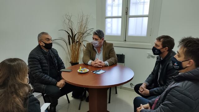 Calvo y Maina en reunión con vecinos y dirigentes de Susana por obra de agua potable en la localidad