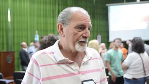 El exMinistro de la Producción, Juan José Bertero, vecino del Villa Rosas