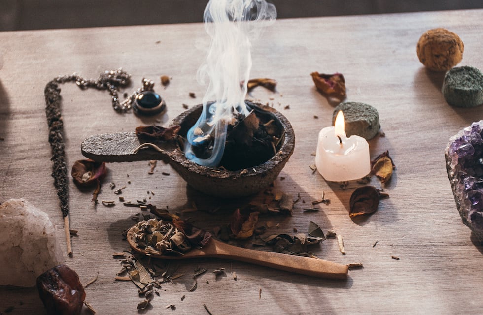 Ritual del portal 7/7: qué hacer según tu signo para soltar el pasado y atraer lo que deseás