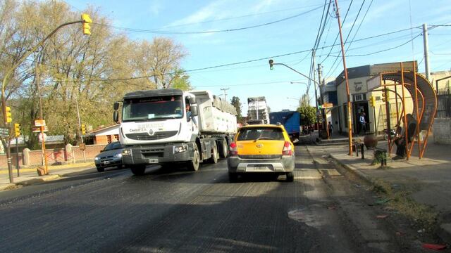 Ruta nacional 38. El actual trazado en Punilla atraviesa varias zonas urbanas, lo que genera demoras en el tráfico y mayor inseguridad vial. (La Voz / Archivo)