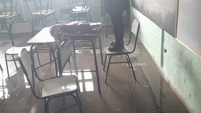 Varias escuelas terminaron inundadas luego de la tormenta de agua y granizo del 23 de febrero.