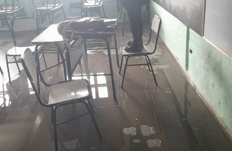 Casi 80 escuelas sin clases porque terminaron inundadas y más dañadas de lo que estaban luego del granizo del miércoles