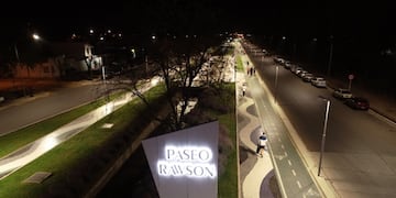 Continúan las obras de embellecimiento en el paseo Rawson.