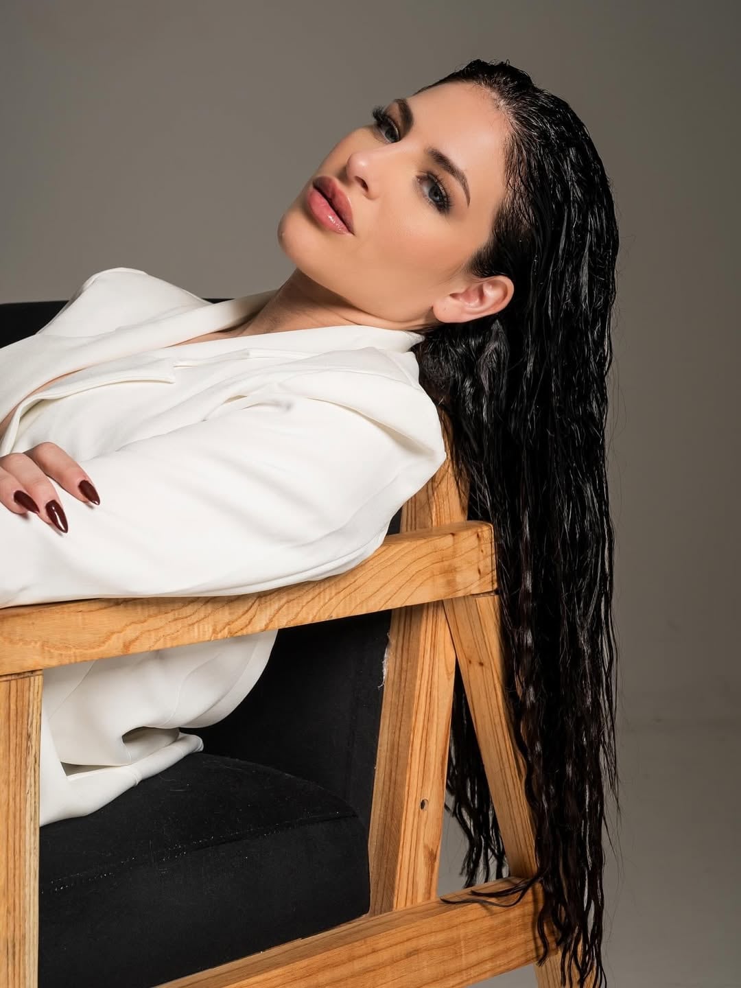 Chiara de Gran Hermano cautivó corazones con un saco sastrero y sin ropa interior