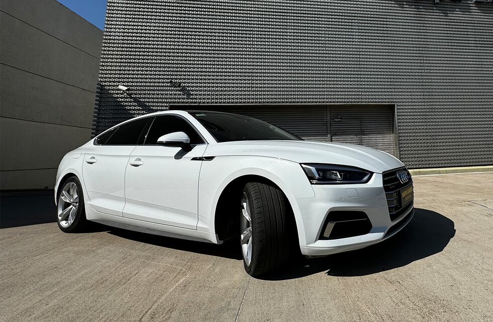 El Gobierno eliminó impuestos internos sobre autos y motos de alta gama para bajar precios