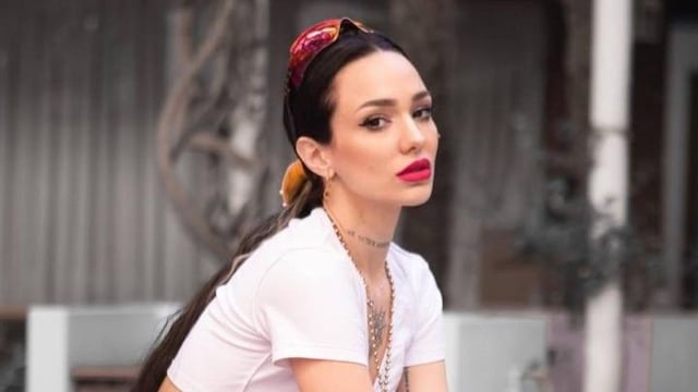 La Joaqui se bajó la pollera en Instagram y modeló su tanga a la vista.