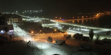 Nieva sobre la ciudad.