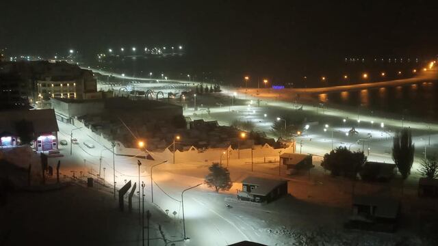 Nieva sobre la ciudad.