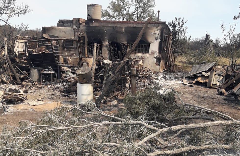 El Gobierno de Córdoba asistirá a las familias afectadas por los incendios en Traslasierra