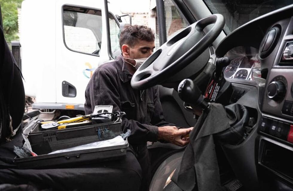 Para controlar el gasto en combustible la Comuna de Alvear instaló GPS en los vehículos