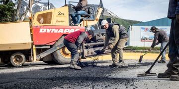 Repavimentan el puente sobre el río Pipo