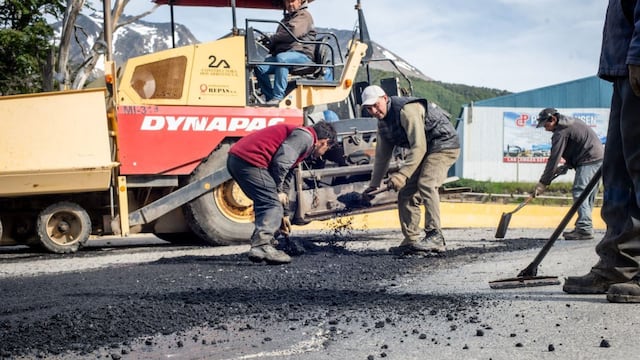 Repavimentan el puente sobre el río Pipo