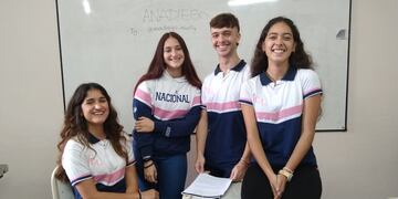 Los chicos elegidos por la CONAE para hacer un satélite: Andrea Alderete (Técnica e investigadora), Agustina Quiroga (Diseño y comunicación), Alan Lajetzky (Técnico), Angelina Zanatta (Investigación y comunicación)