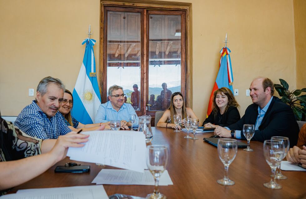 Se establece un piso salarial de 300mil pesos para la administración pública