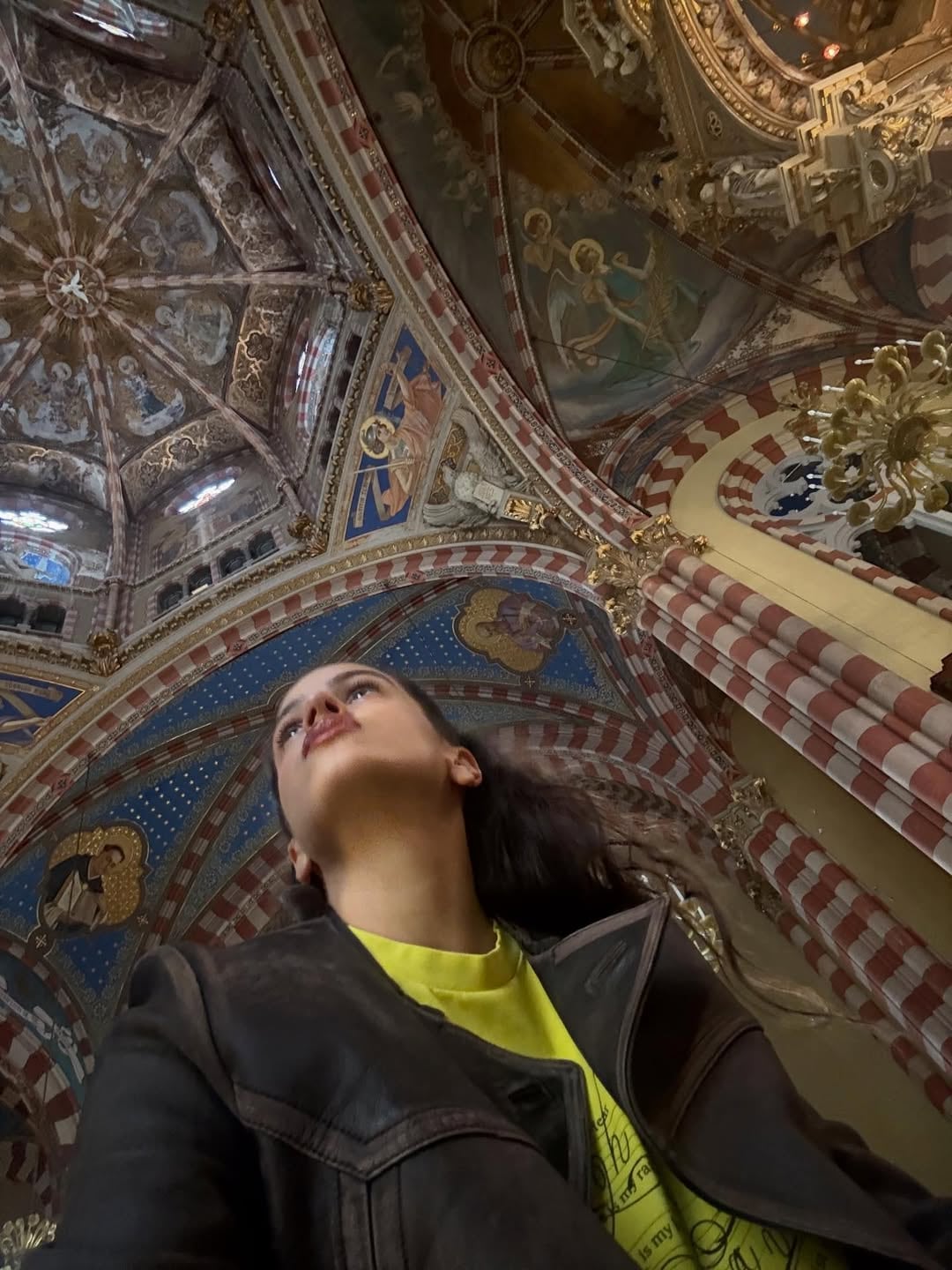 La cantante visitó iglesias porteñas.