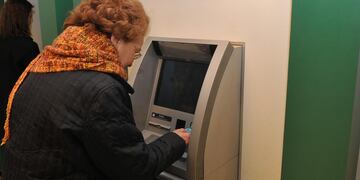 A partir del 1° de junio, jubilados y pensionados que cobren la mínima recibirán un aumento del 15% en sus ingresos. Foto: LaVoz/Archivo.