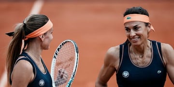 Gabriela Sabatini y Gisela Dulko accedieron a la siguiente ronda del torneo de dobles de leyendas de Roland Garros.
