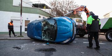 Tres personas resultaron heridas por un increíble accidente de tránsito en Rosario