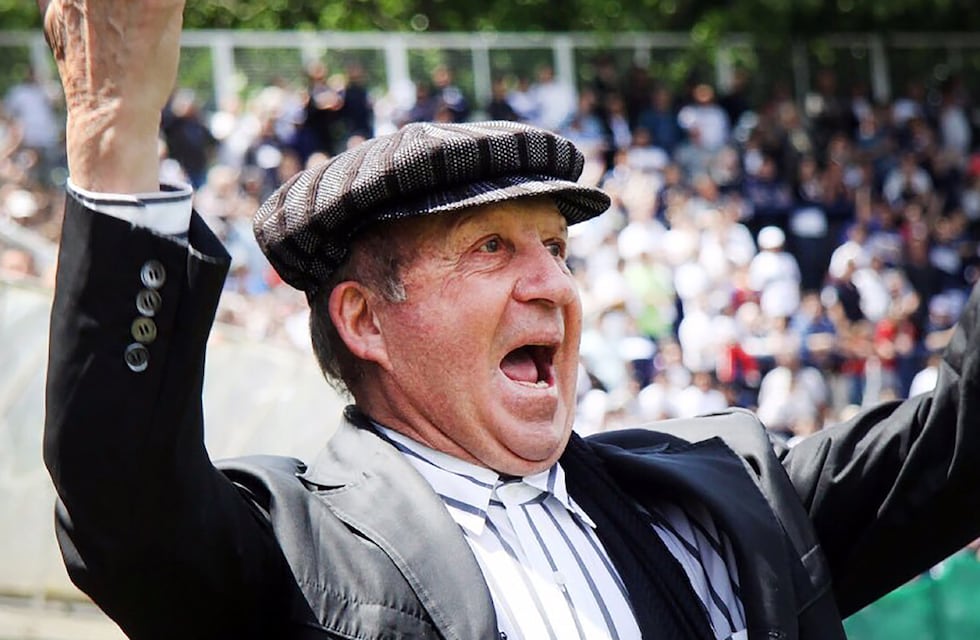 Carlos Griguol: por qué el DT “golpeaba” en el pecho a los jugadores antes de salir a la cancha