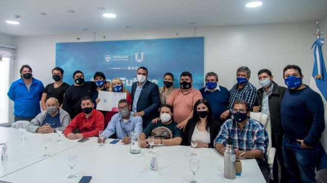 El acta acuerdo dispone un incremento salarial del 50% para los trabajadores municipales.