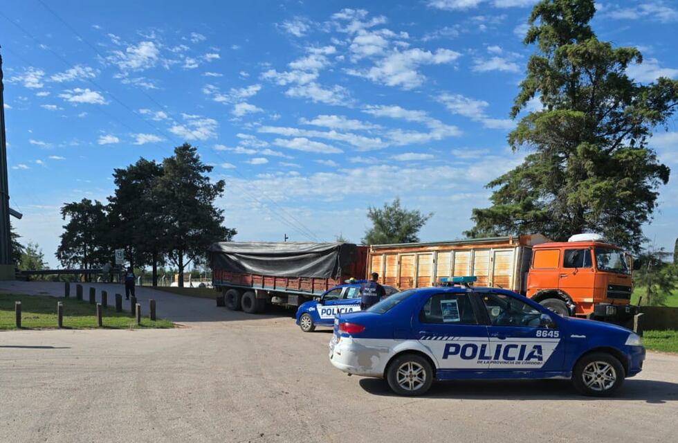 Dolor en Córdoba: un transportista murió arrollado por su propio camión