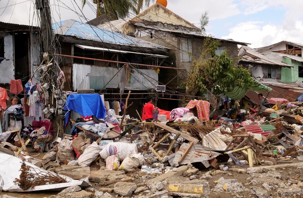 Filipinas: más de 200 personas murieron a causa del tifón Rai que afectó al país desde el jueves pasado