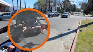 El video del terrible choque entre una moto y un auto que terminó con un joven internado en Córdoba.