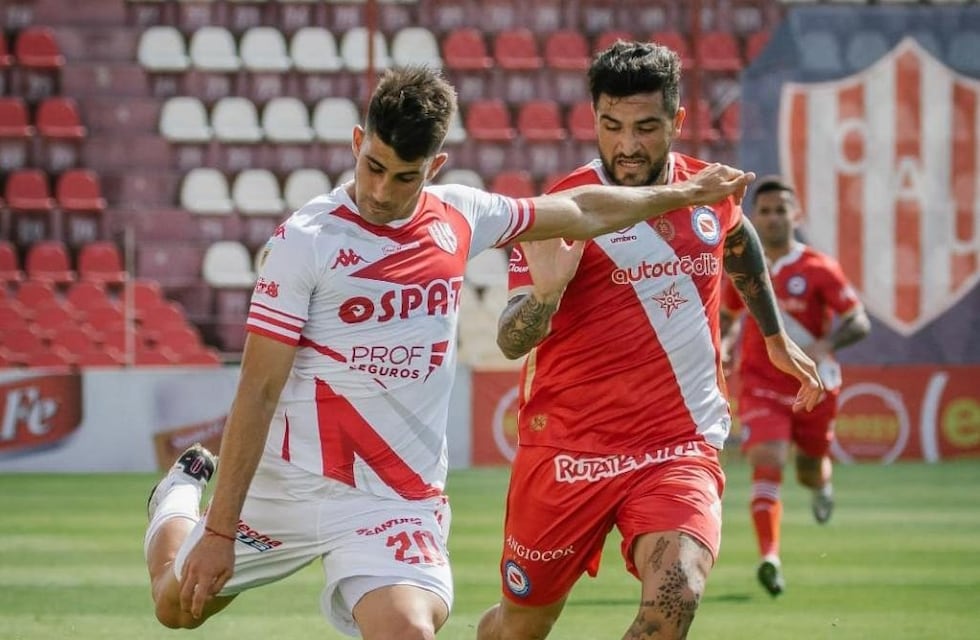 Unión pegó temprano y le ganó con lo justo a Argentinos Juniors