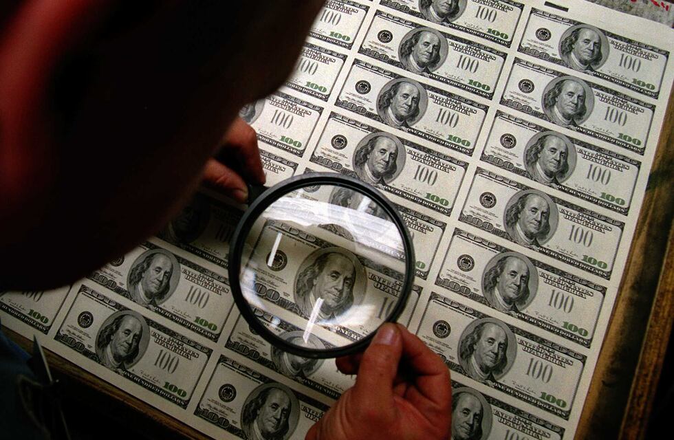 Quienes hayan cobrado el ATP, el IFE o el Repro seguirán sin poder comprar dólar ahorro