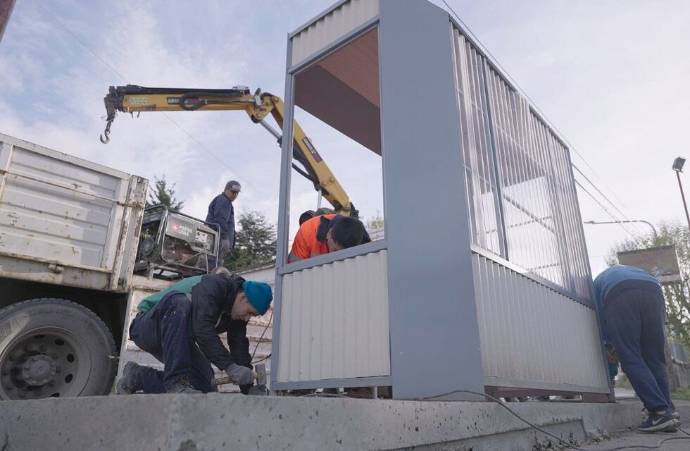 Ushuaia: colocan nuevas garitas y construyen las bases para las próximas