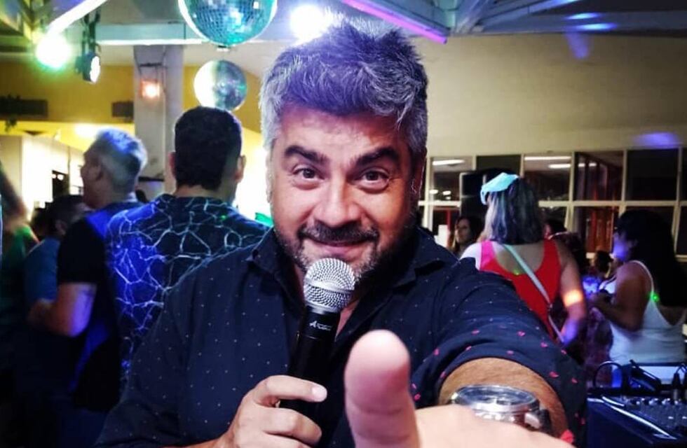 Ay, por favor, cómo llueve: un periodista rosarino se cayó en un video viral imperdible